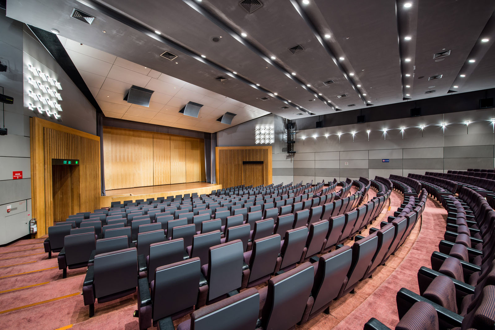 HKCEC — auditorium and stage seating